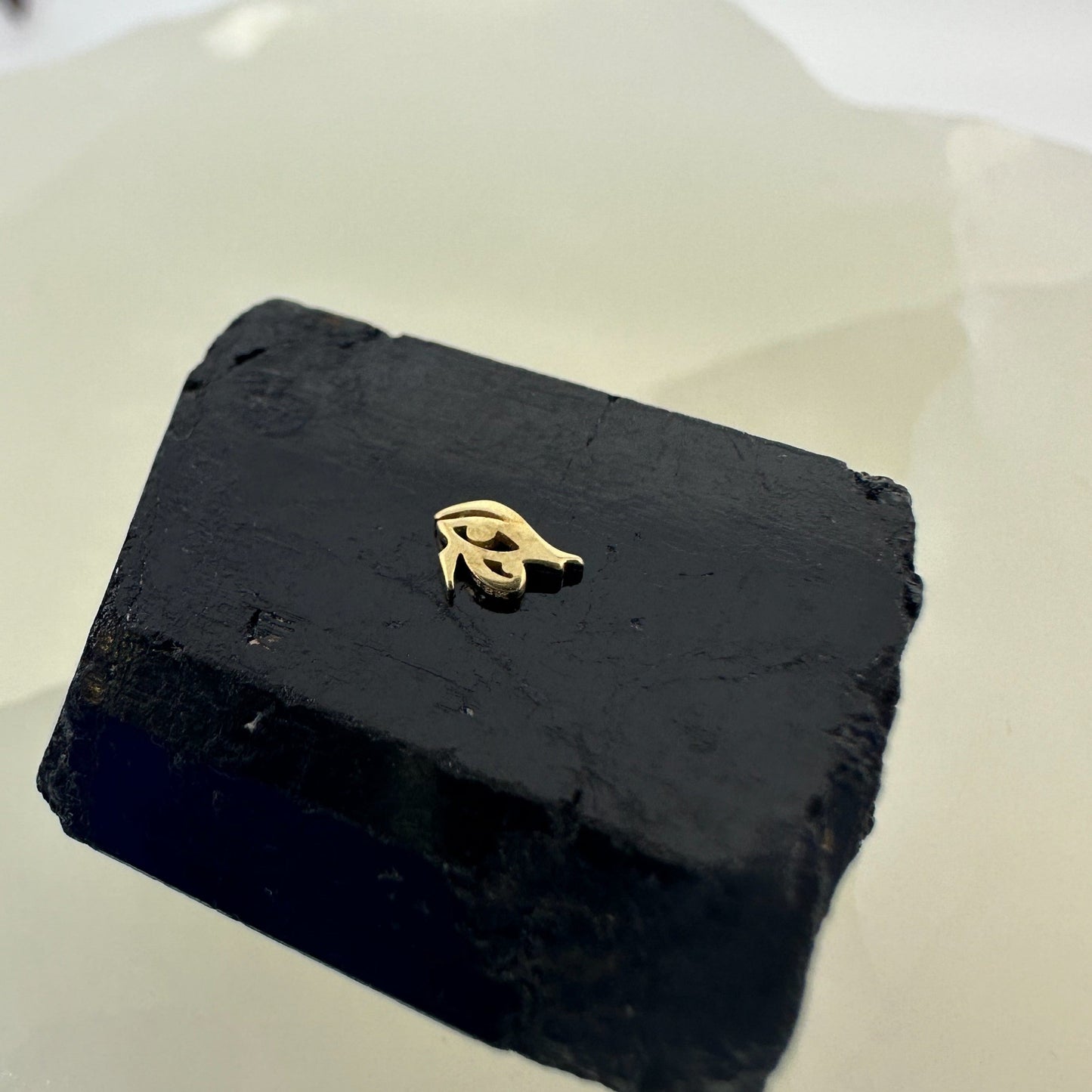 Gold Eye of Horus Tooth Gem